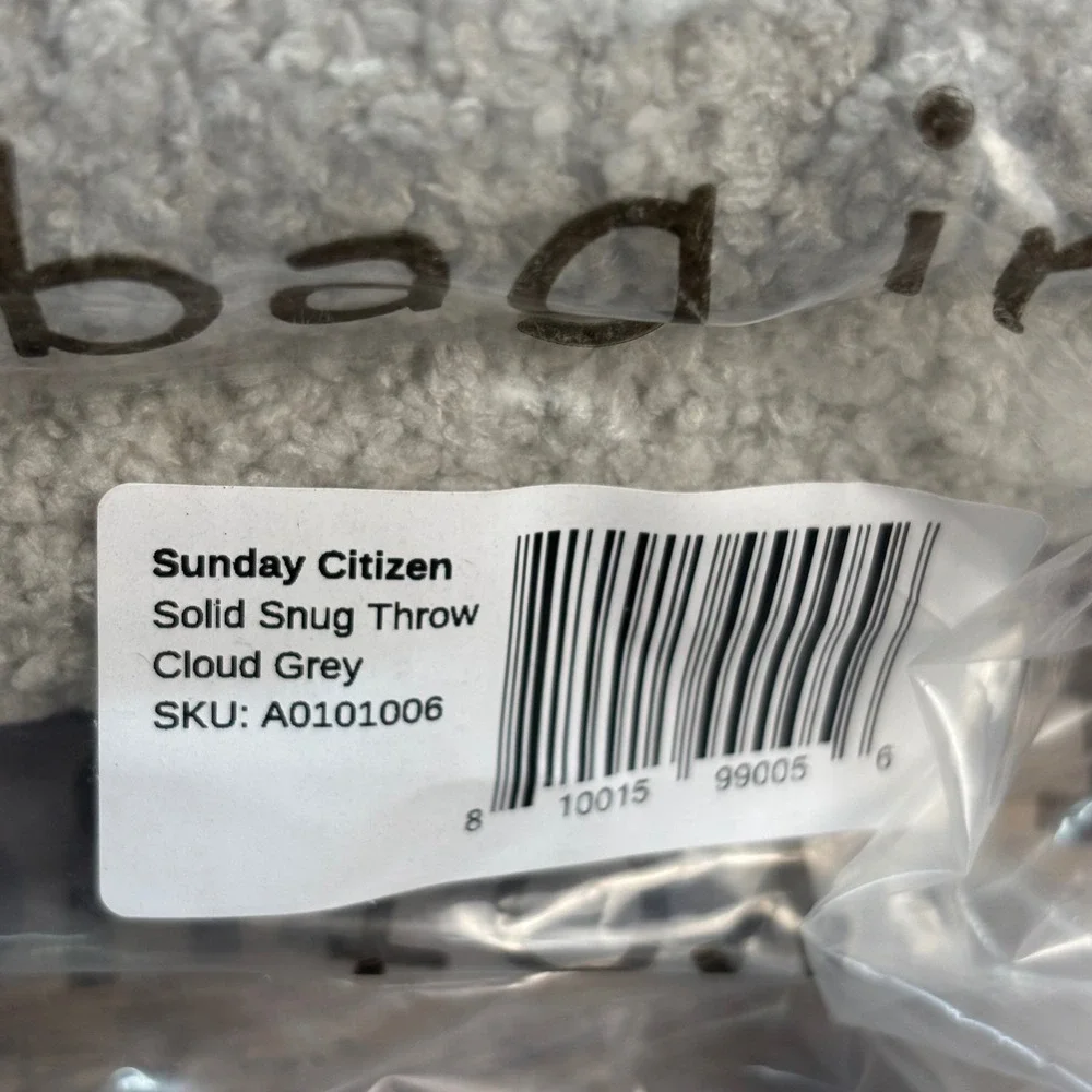 Sunday Citizen Solid Snug Throw Blanket Cloud Grey Microfiber A0101006 $98 NEW